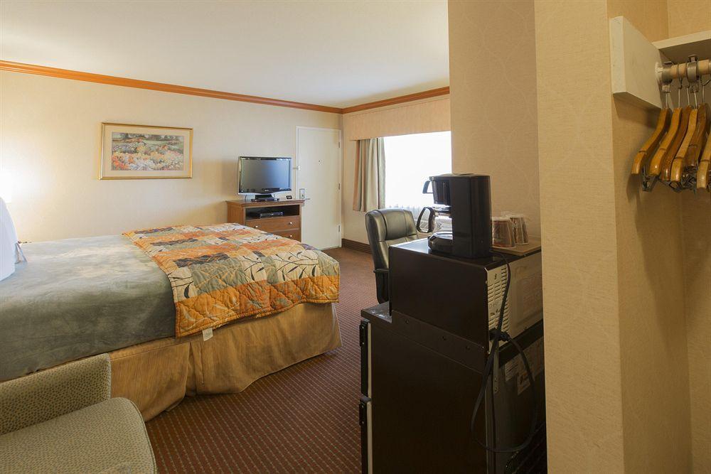 Hyatt Place San Carlos Exterior photo