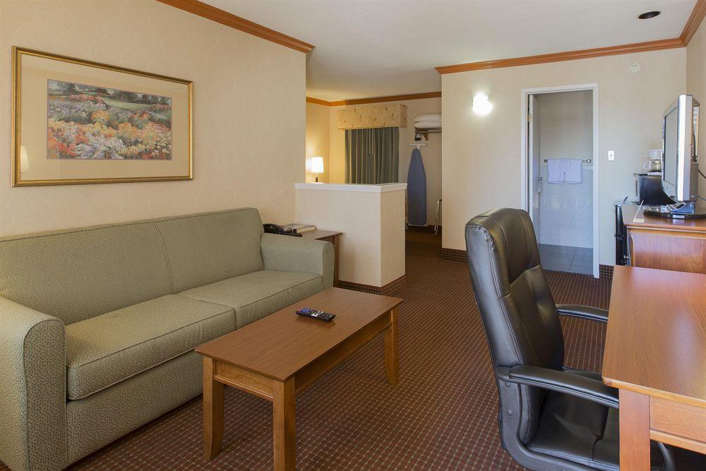 Hyatt Place San Carlos Exterior photo